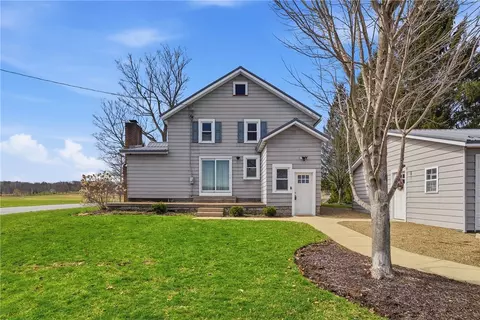 13694 S Perry Ln, Edinboro, PA 16412
