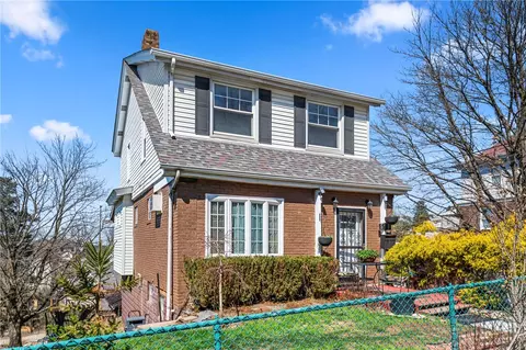 590 Vinemont St, Pittsburgh, PA 15205