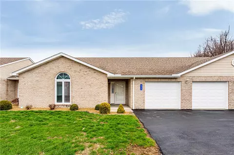 575 Sunview Cir, Latrobe, PA 15650