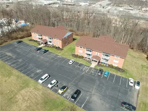 220 Coraopolis Rd #10, Coraopolis, PA 15108 photo 3