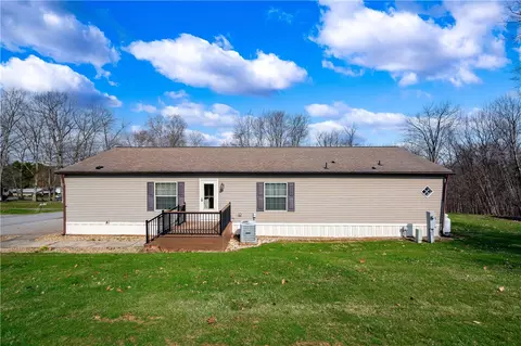 605 Amy Ln, Butler, PA 16001