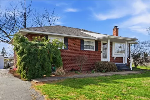 1701 Truman Dr, Aliquippa, PA 15001