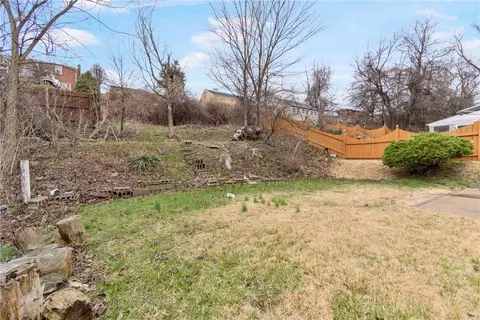 Exterior - 124 Preston Dr, Braddock, PA 15104 photo 3 of 4