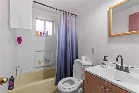 Bath - 124 Preston Dr, Braddock, PA 15104 photo 1 of 2