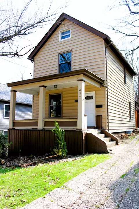 1089 Main St, Coraopolis, PA 15108