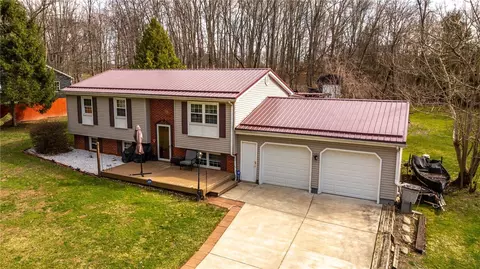 106 Willadell Rd, Transfer, PA 16154