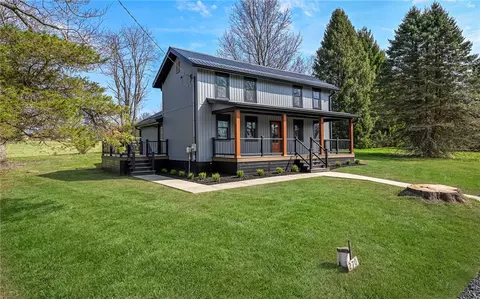 270 Laurel Rock Dr, Beaver Falls, PA 15010