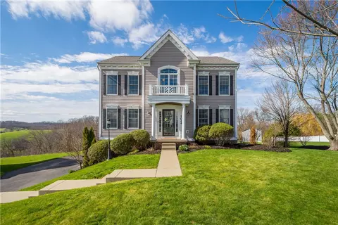 1024 Greenfield Dr, Canonsburg, PA 15317