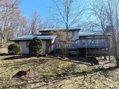 218 Chestnut Ln, Chalkhill, PA 15421