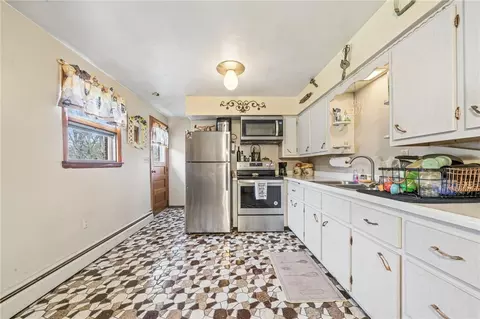 Kitchen - 235 Story Rd, Export, PA 15632 photo 2 of 4