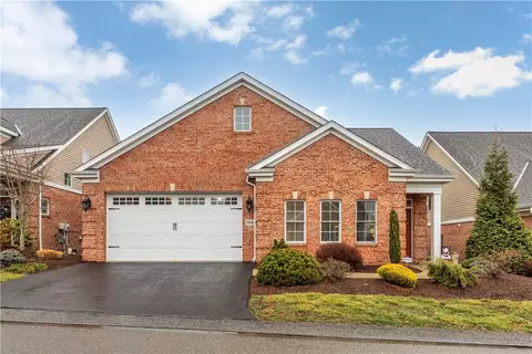 709 Crosswinds Dr, Canonsburg, PA 15317