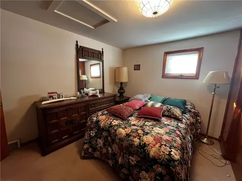 Bedroom - 406 Walnut St, Vandergrift, PA 15690 photo 3 of 4