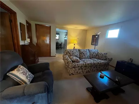 Living - 406 Walnut St, Vandergrift, PA 15690 photo 2 of 3