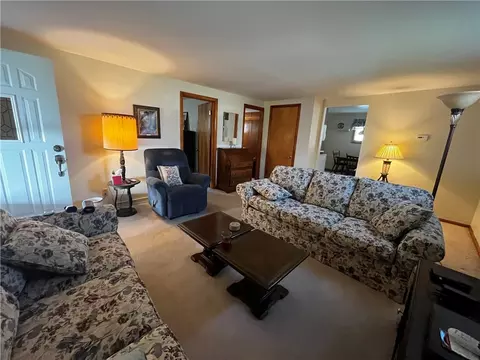 Living - 406 Walnut St, Vandergrift, PA 15690 photo 1 of 3