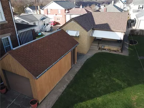 View/Area - 406 Walnut St, Vandergrift, PA 15690 photo 2 of 4