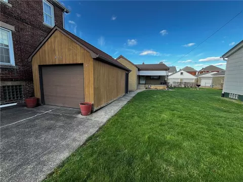 Exterior - 406 Walnut St, Vandergrift, PA 15690 photo 4 of 5