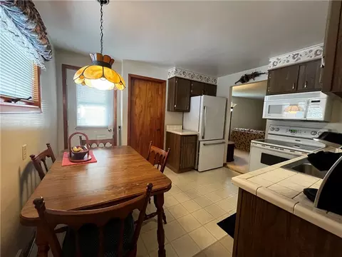 Kitchen - 406 Walnut St, Vandergrift, PA 15690 photo 4 of 4
