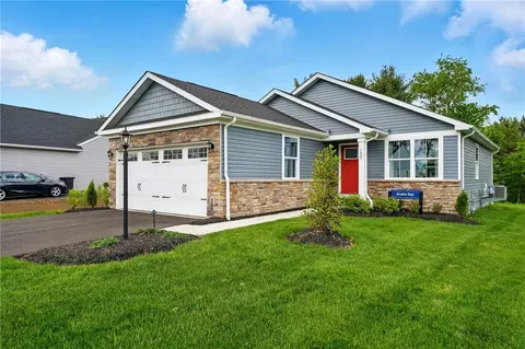 102 Bristlecone Ct, Freeport, PA 16229