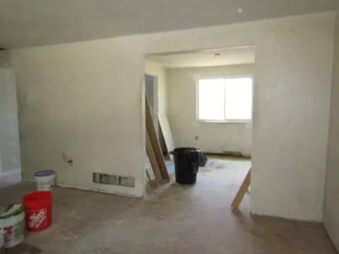 Living - 1209 Roy St, Braddock, PA 15104 photo 3 of 4