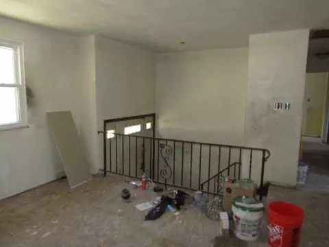 Living - 1209 Roy St, Braddock, PA 15104 photo 2 of 4