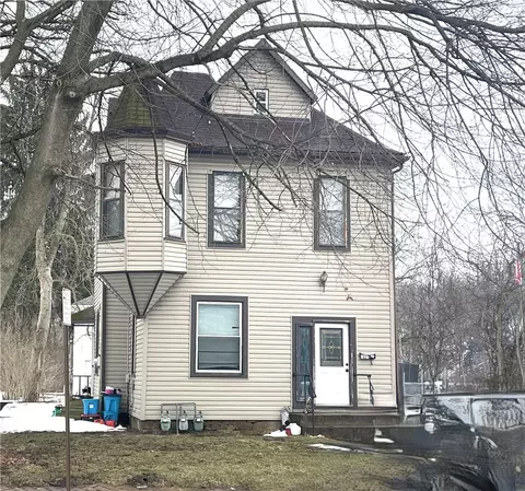 1227 Penn Ave, New Brighton, PA 15066