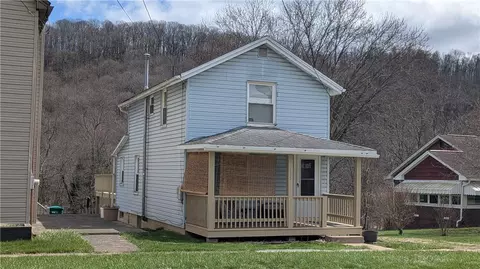 135 Main St, Bruin, PA 16022