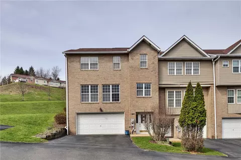301 Wingate Dr, Pittsburgh, PA 15205