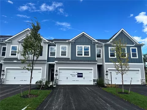 156 River Ridge Dr, Moon Twp, PA 15108