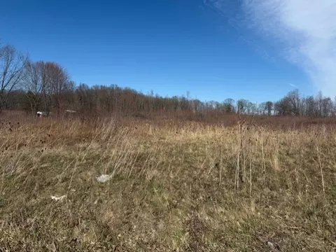 - New Castle Rd, Pulaski, PA 16143