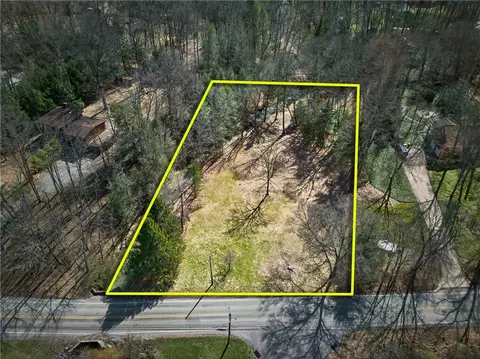 110 Bradford Park Rd, Baden, PA 15005