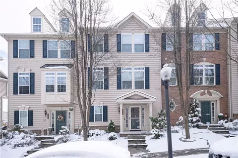 137 Lewisham Rd, Cranberry Township, PA 16066