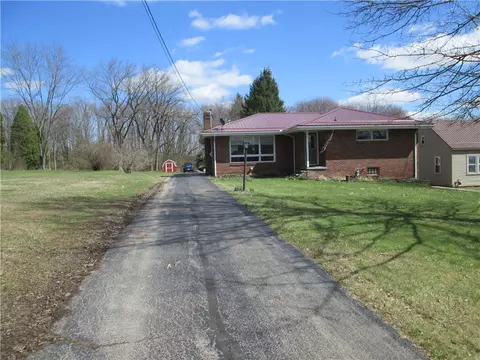 4717 Ellwood Rd, New Castle, PA 16101