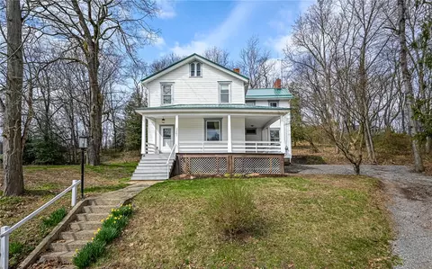 3261 Wexford Rd, Gibsonia, PA 15044