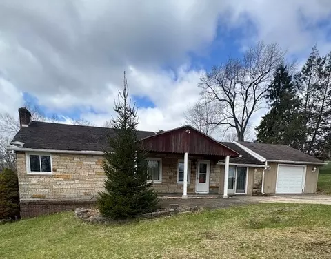 201 Hillvue Dr, Butler, PA 16001