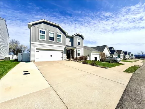 1017 Colonial Dr, Uniontown, PA 15401