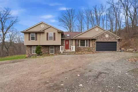 587 Kimble Dr, Glenshaw, PA 15116