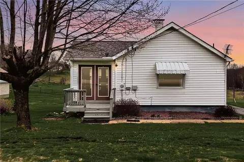5077 Purchase Line Rd, Commodore, PA 15729