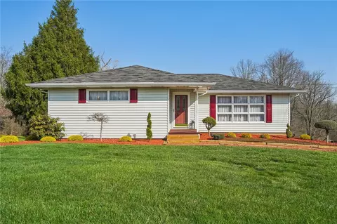 2691 Harlansburg Rd, New Castle, PA 16101