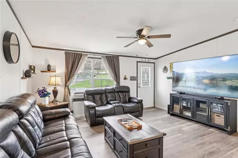Living - 996 Monaca Rd, Monaca, PA 15061 photo 1 of 2