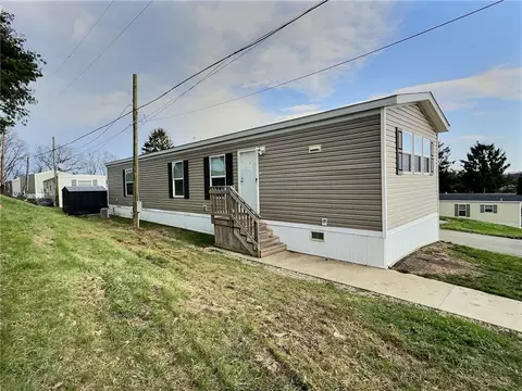 421 Fawn Dr, Washington, PA 15301