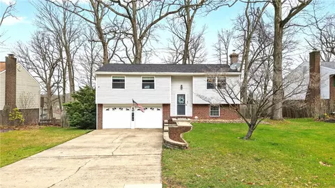 103 Valleyview Dr, Cranberry Township, PA 16066