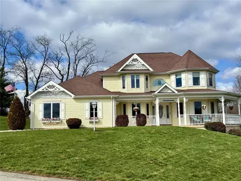 11091 Belaire Dr, North Huntingdon, PA 15642