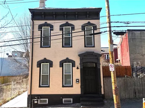 1327 Reddour St, Pittsburgh, PA 15212