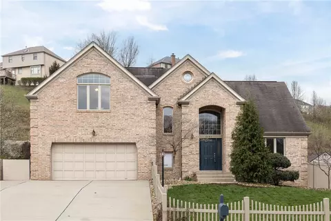 5542 Saddlebrook Dr, Bethel Park, PA 15102
