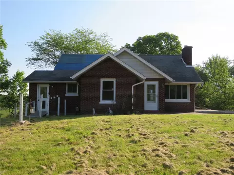 1878 Bakerstown Rd, Tarentum, PA 15084