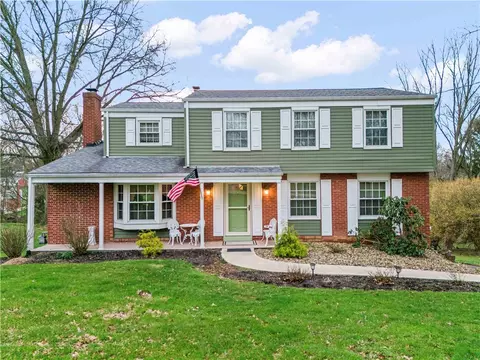 162 Edgewood Dr, Mcmurray, PA 15317
