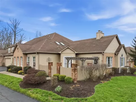 135 Linden Ct, Seven Fields, PA 16046