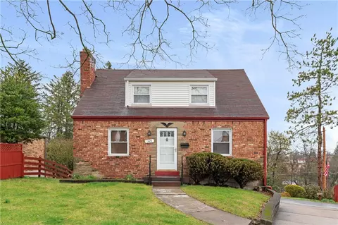 1425 Junior Dr, Pittsburgh, PA 15227