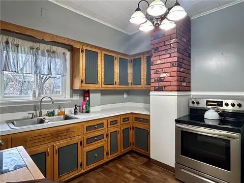 Kitchen - 331 4th St, Freeport, PA 16229 photo 2 of 2