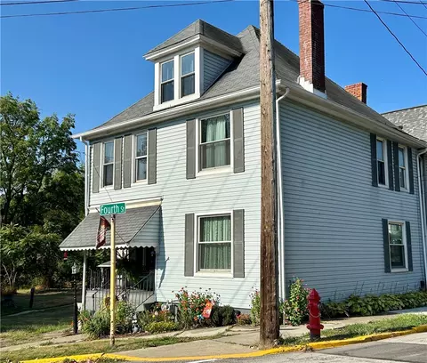 Exterior - 331 4th St, Freeport, PA 16229 photo 3 of 4